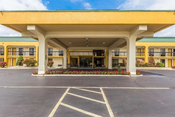 Rodeway Inn Knoxville image 12